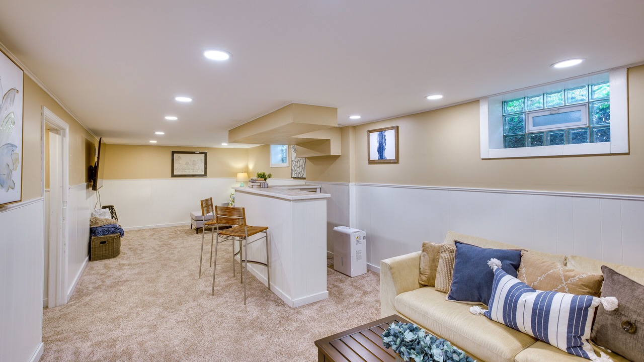Photo of Livingroom in Lynnhurst