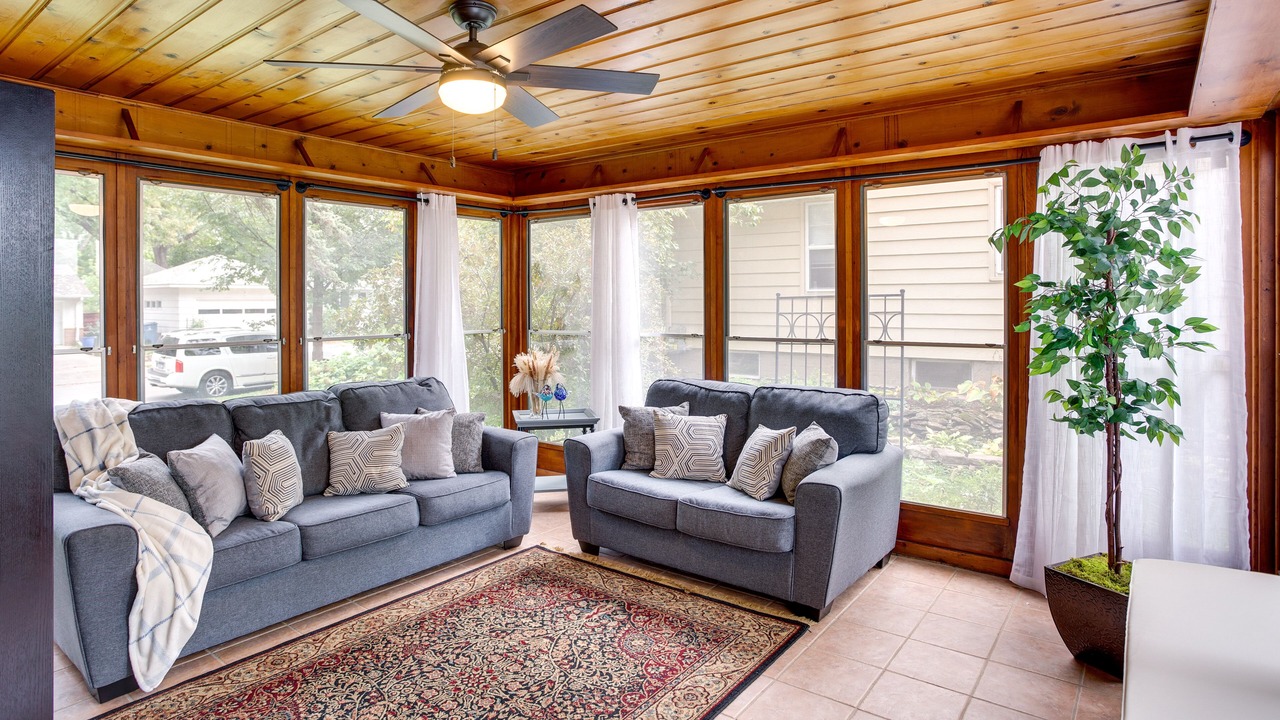 Photo of Bedroom in Lynnhurst