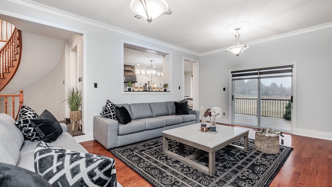 Photo of Livingroom in Brampton