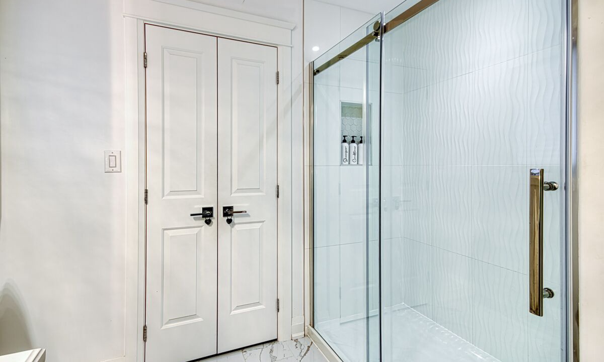 Photo of Bathroom in Caledonia