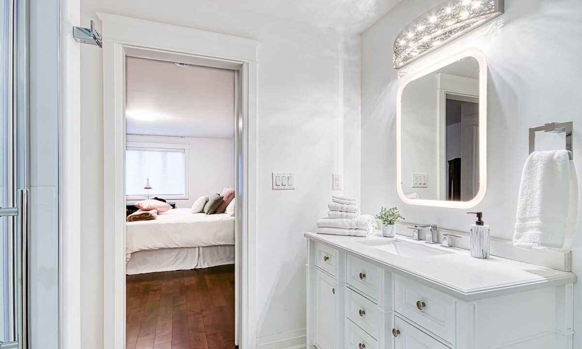 Photo of Bathroom in Caledonia