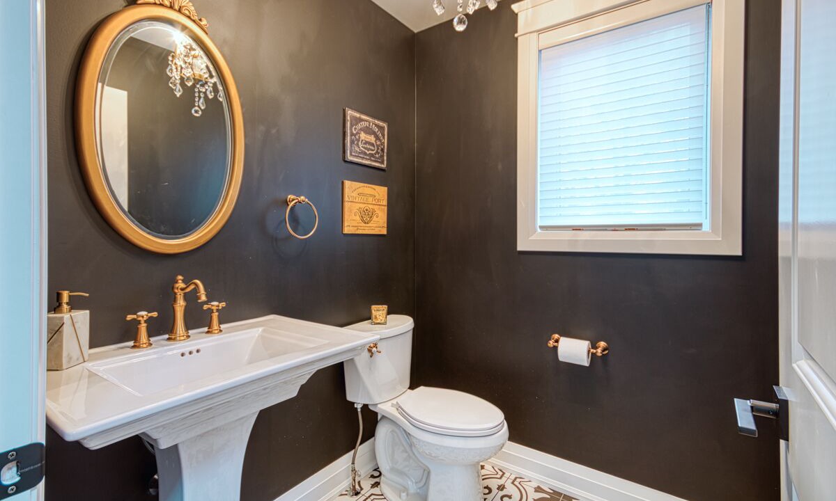 Photo of Bathroom in Caledonia