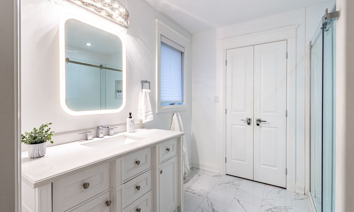 Photo of Bathroom in Caledonia