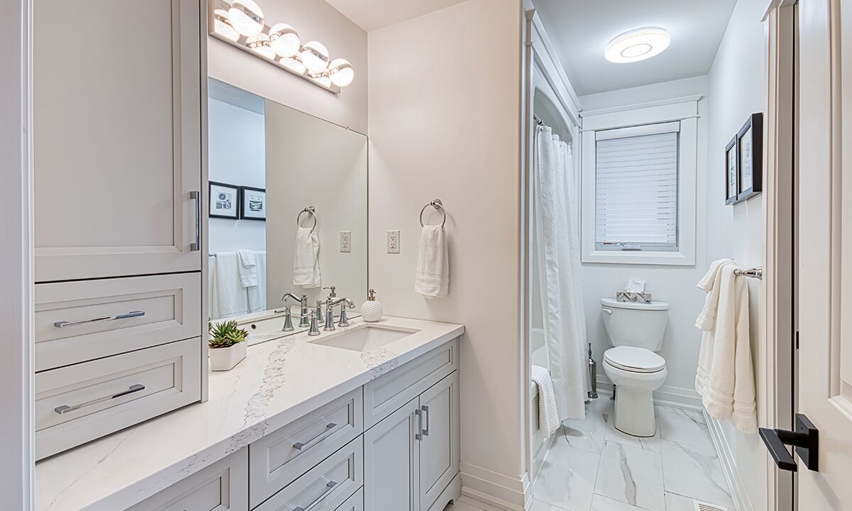Photo of Bathroom in Caledonia