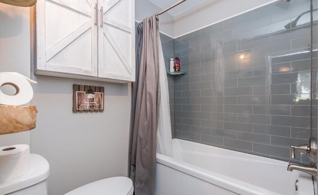 Photo of Bathroom in Balm Beach