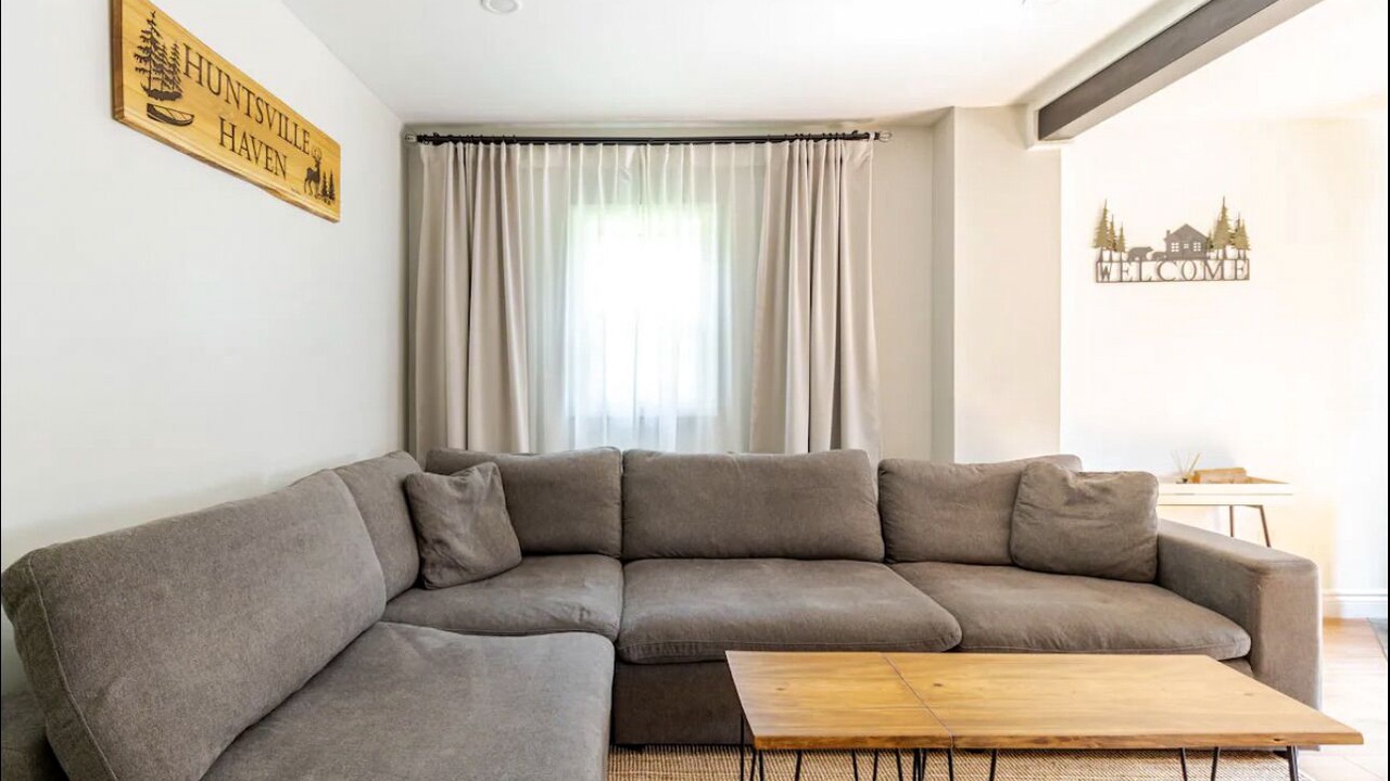 Photo of Livingroom in Huntsville