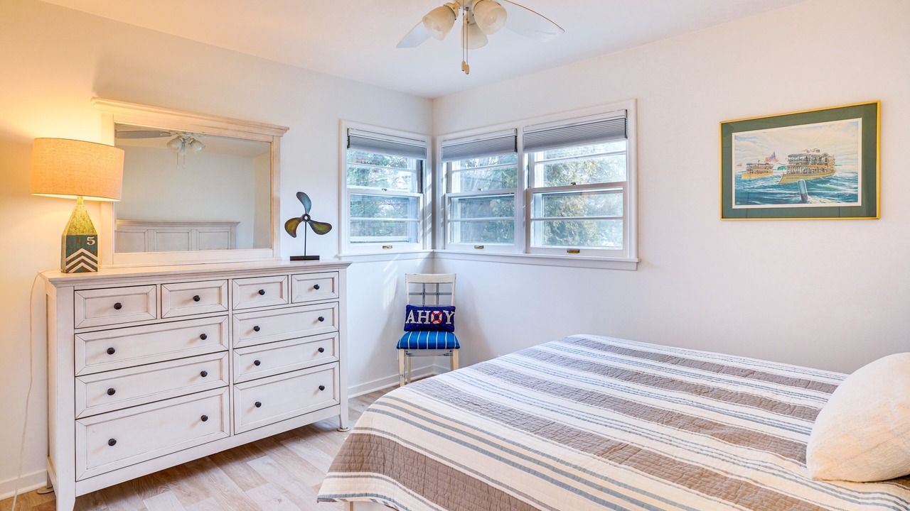 Photo of Bedroom in Deephaven