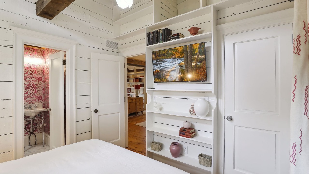 Photo of Bedroom in Wayzata
