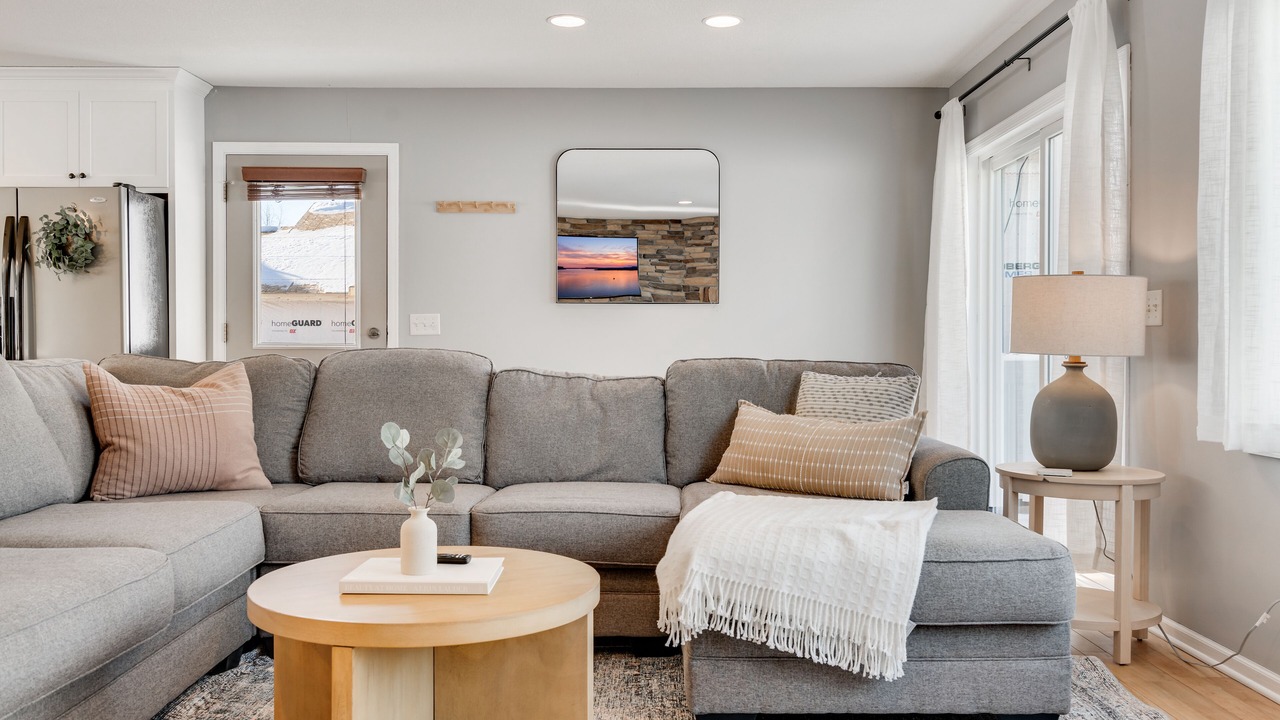 Photo of Livingroom in Brooklyn Center