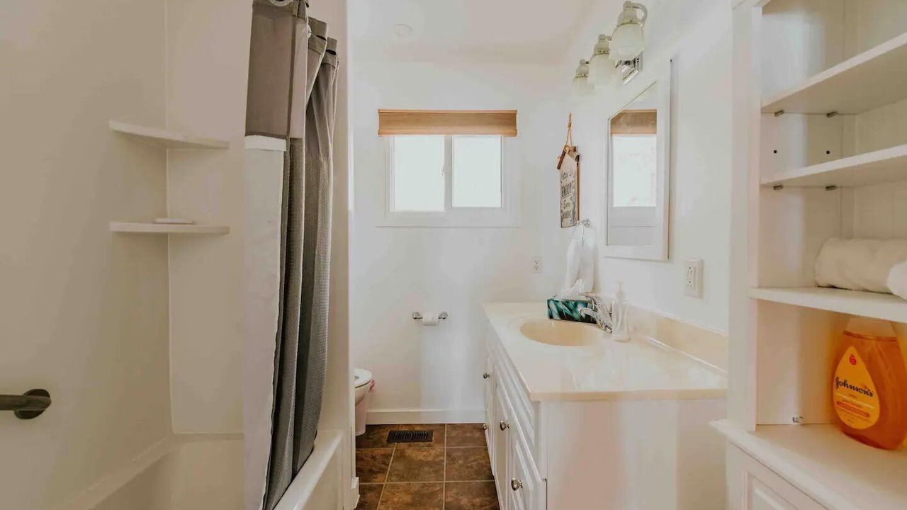 Photo of Bathroom in Centre Hastings