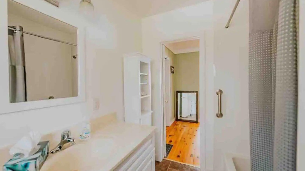 Photo of Bathroom in Centre Hastings
