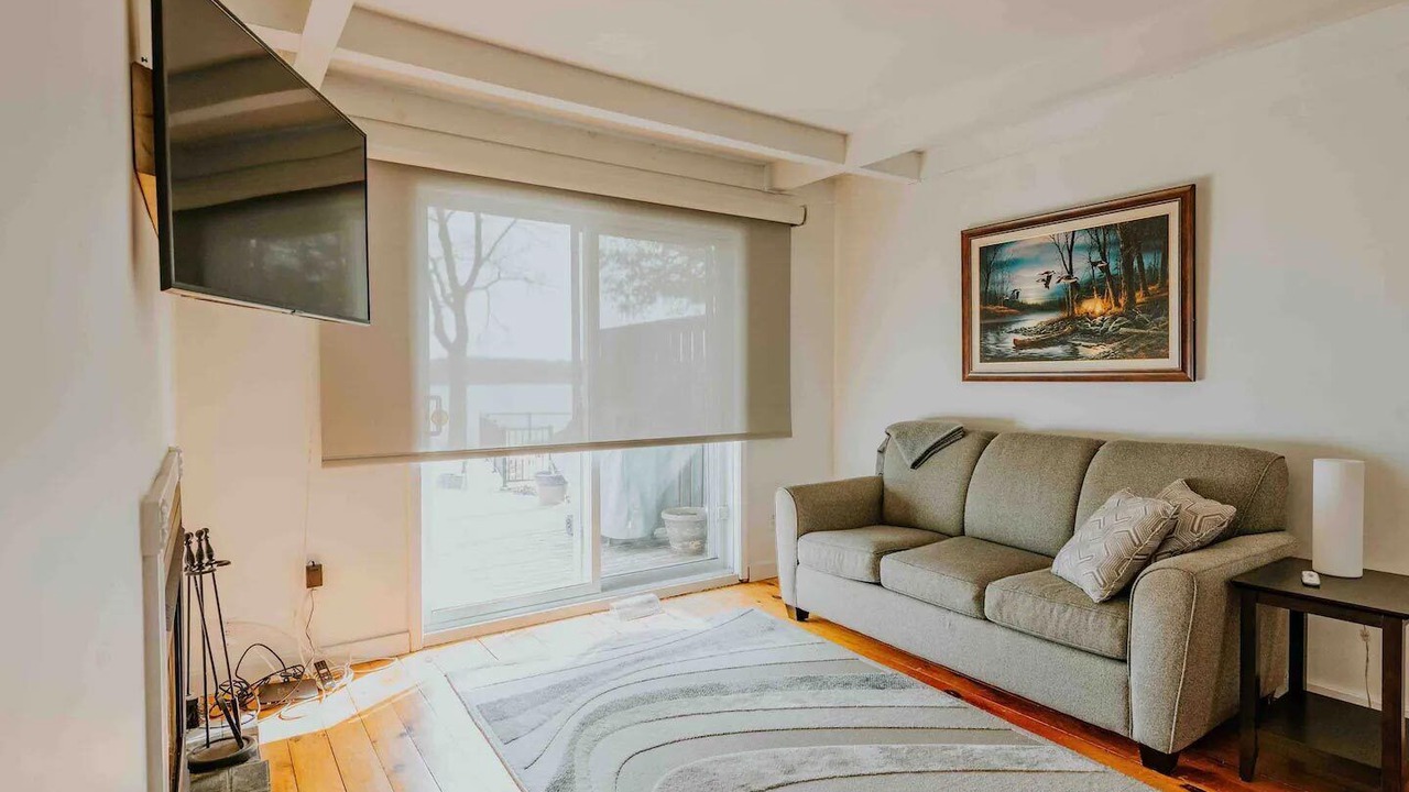 Photo of Livingroom in Centre Hastings