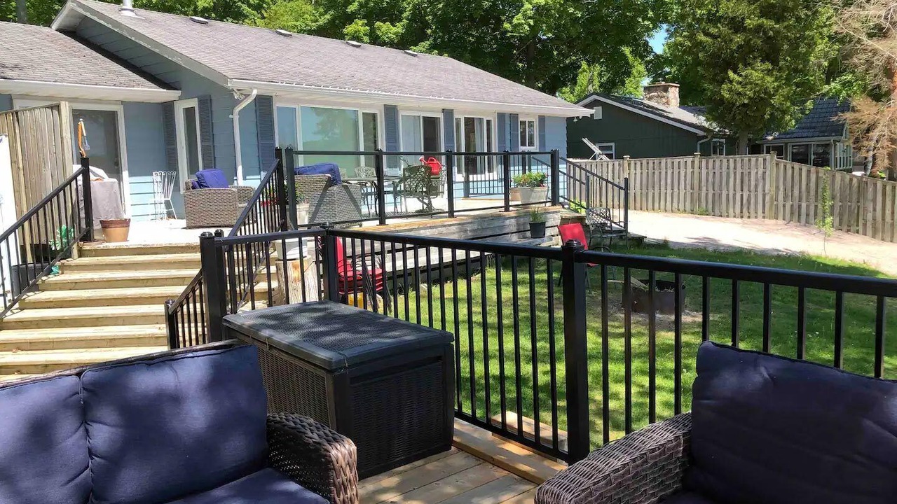 Photo of Patio Balcony in Centre Hastings