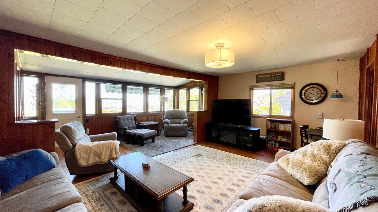 Photo of Livingroom in Port Elgin