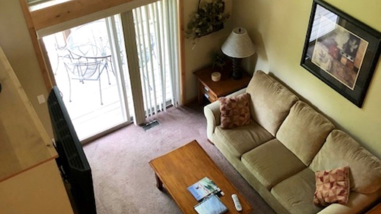 Photo of Livingroom in Lake Shore