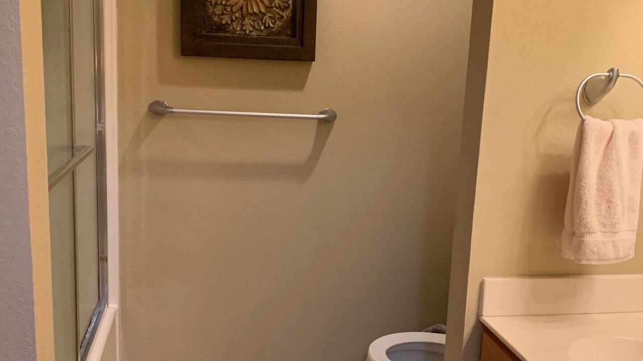 Photo of Bathroom in Lake Shore