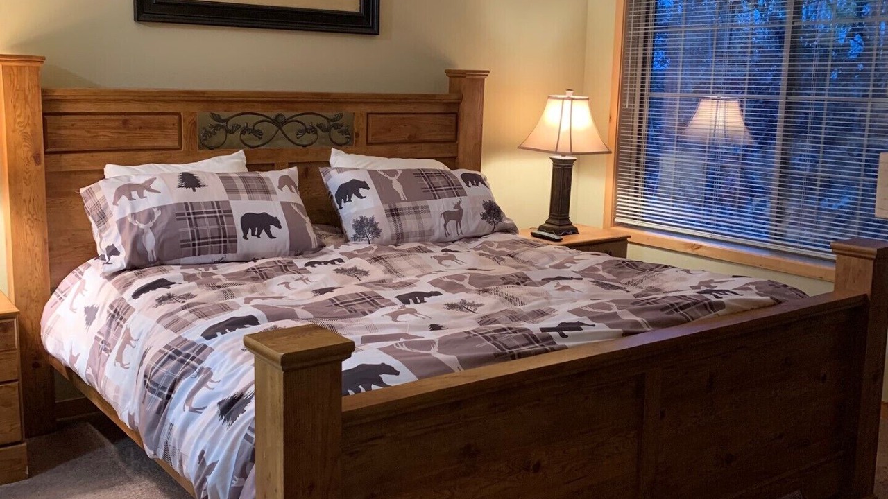Photo of Bedroom in Lake Shore