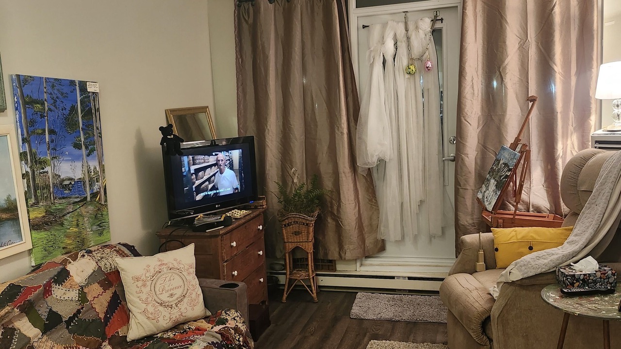 Photo of Livingroom in McQuesten West