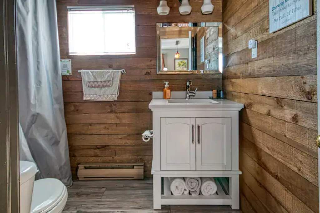 Photo of Bathroom in Byng Inlet