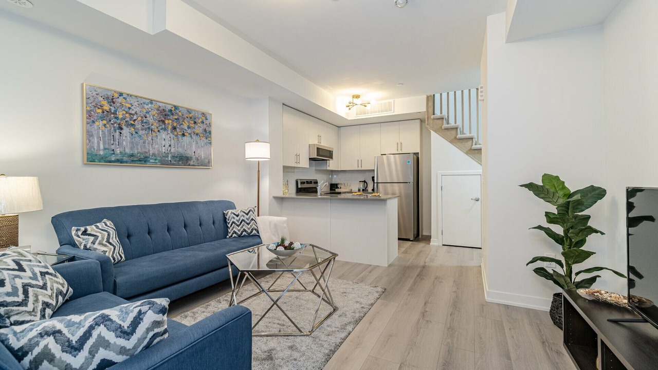 Photo of Livingroom in Erin Mills