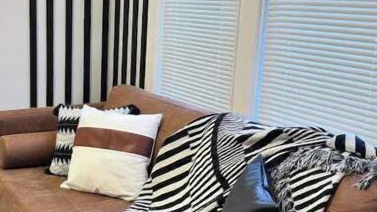 Photo of Livingroom in Midway
