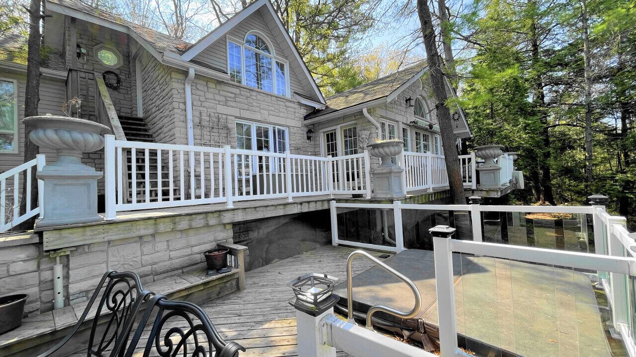 Photo of Patio Balcony in Trent Lakes