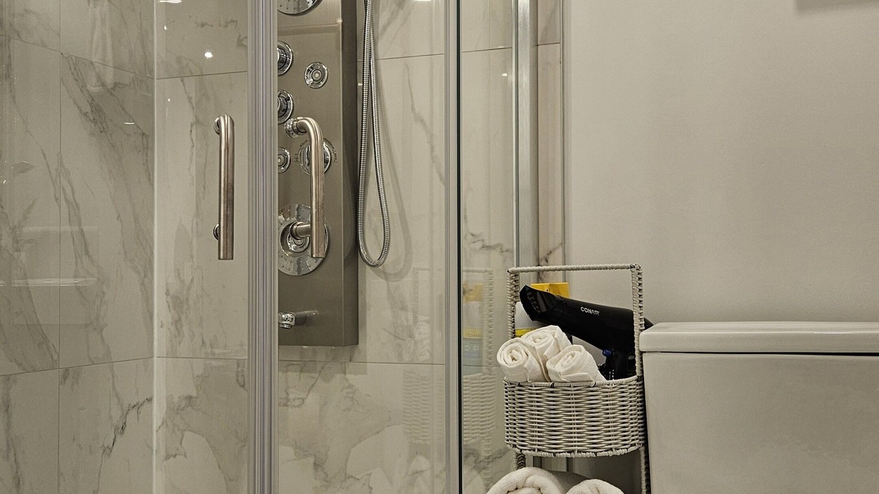 Photo of Bathroom in York Regional Municipality