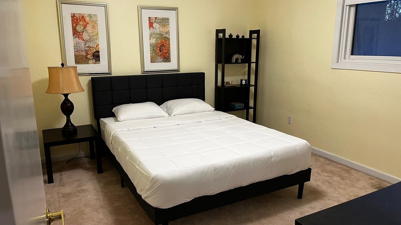 Photo of Bedroom in Bayview Woods - Steeles