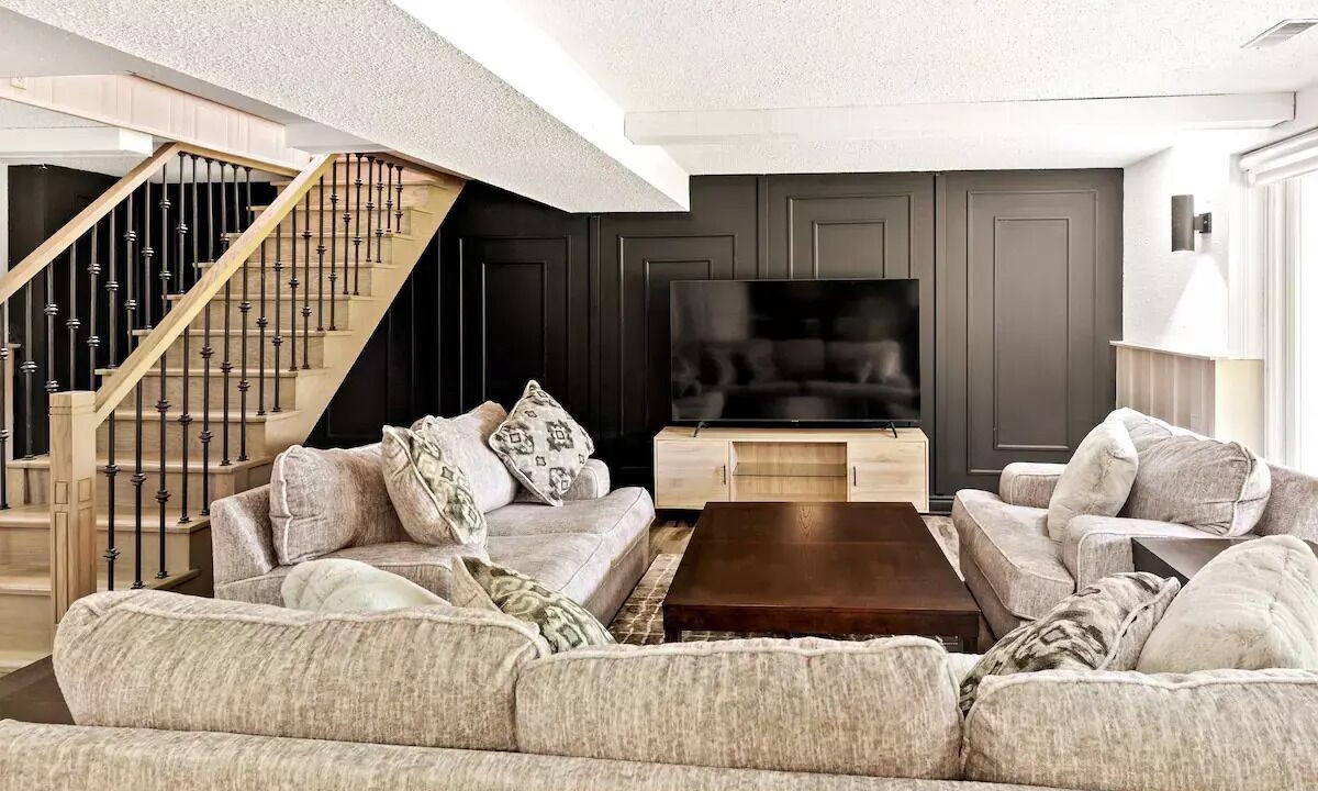 Photo of Livingroom in Caledon