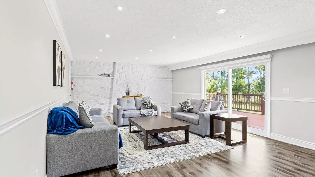 Photo of Livingroom in Caledon