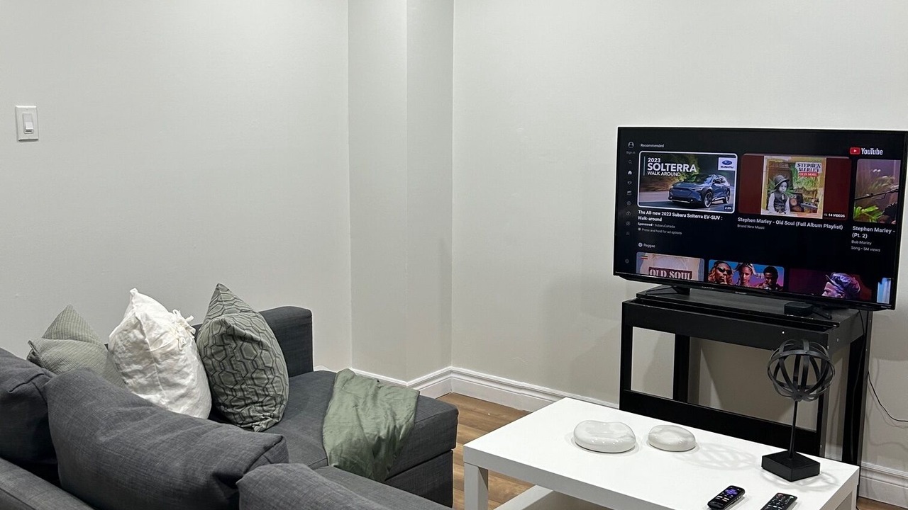 Photo of Livingroom in Erin Mills