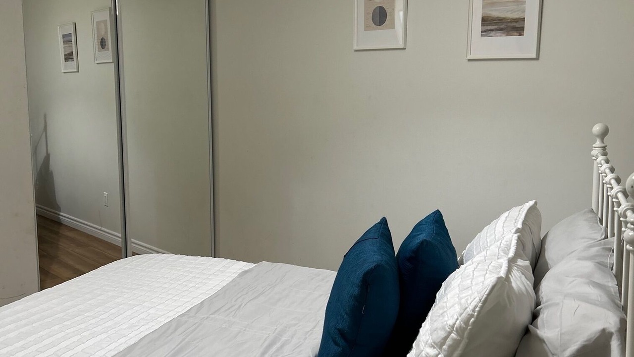 Photo of Bedroom in Erin Mills