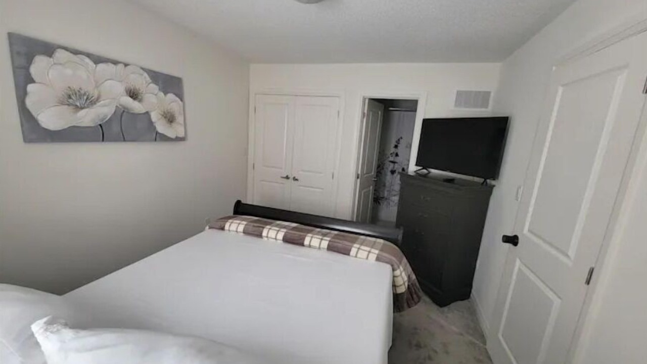 Photo of Bedroom in Penetanguishene