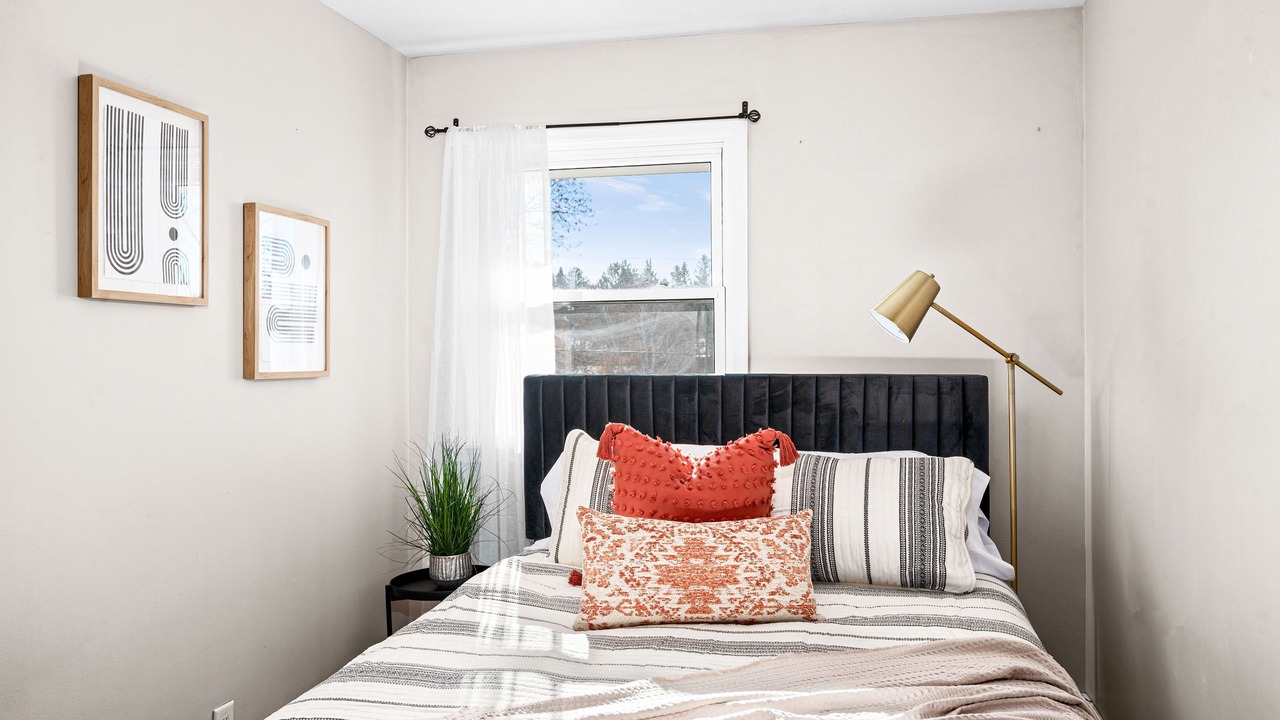 Photo of Bedroom in Kenwood