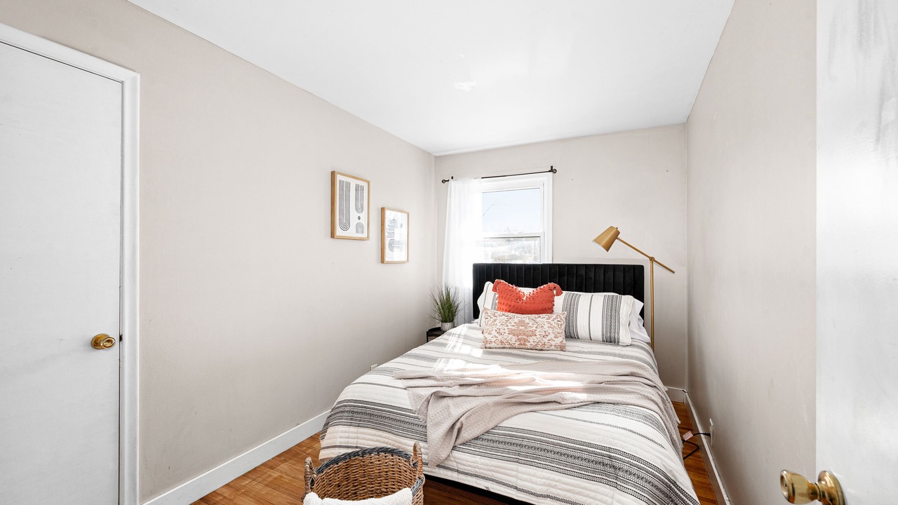 Photo of Bedroom in Kenwood