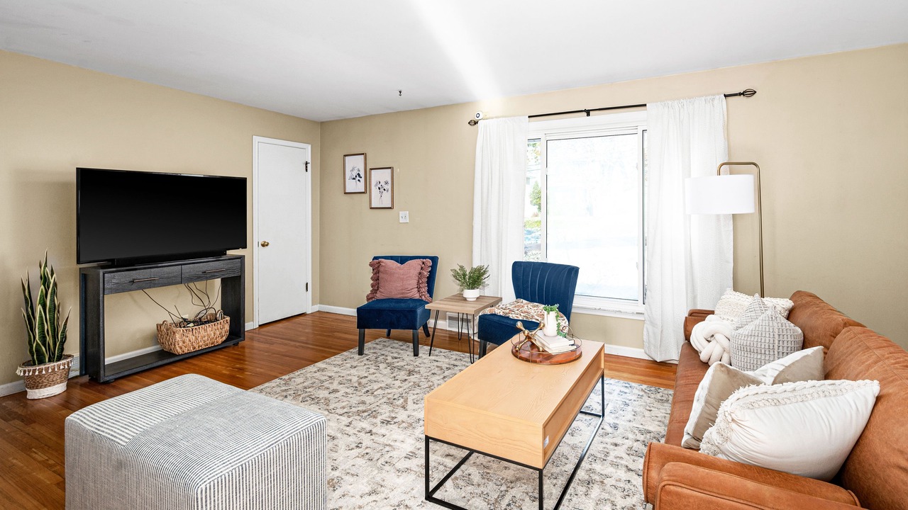 Photo of Livingroom in Kenwood