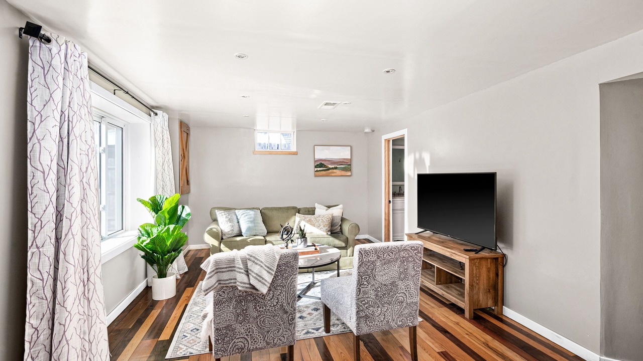 Photo of Livingroom in Kenwood