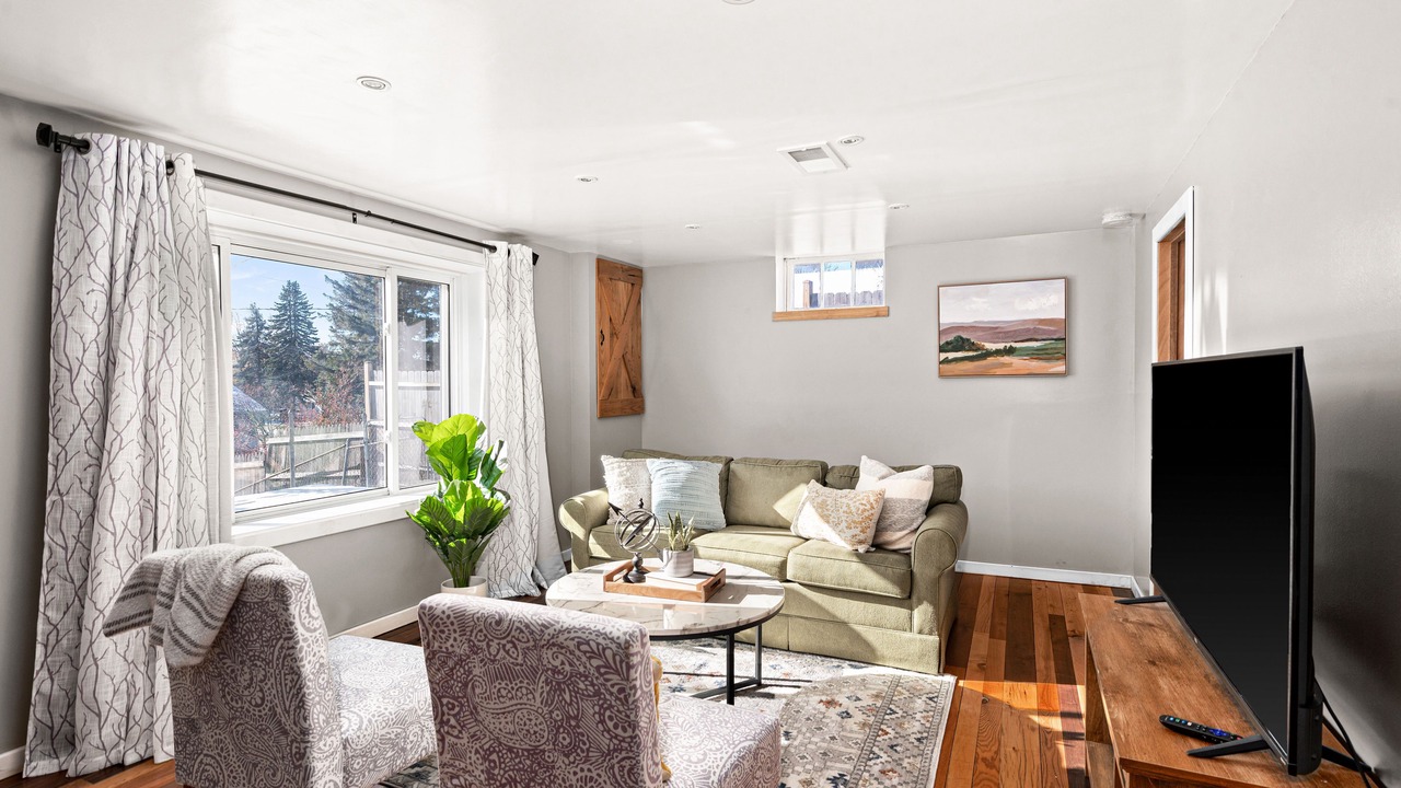 Photo of Livingroom in Kenwood