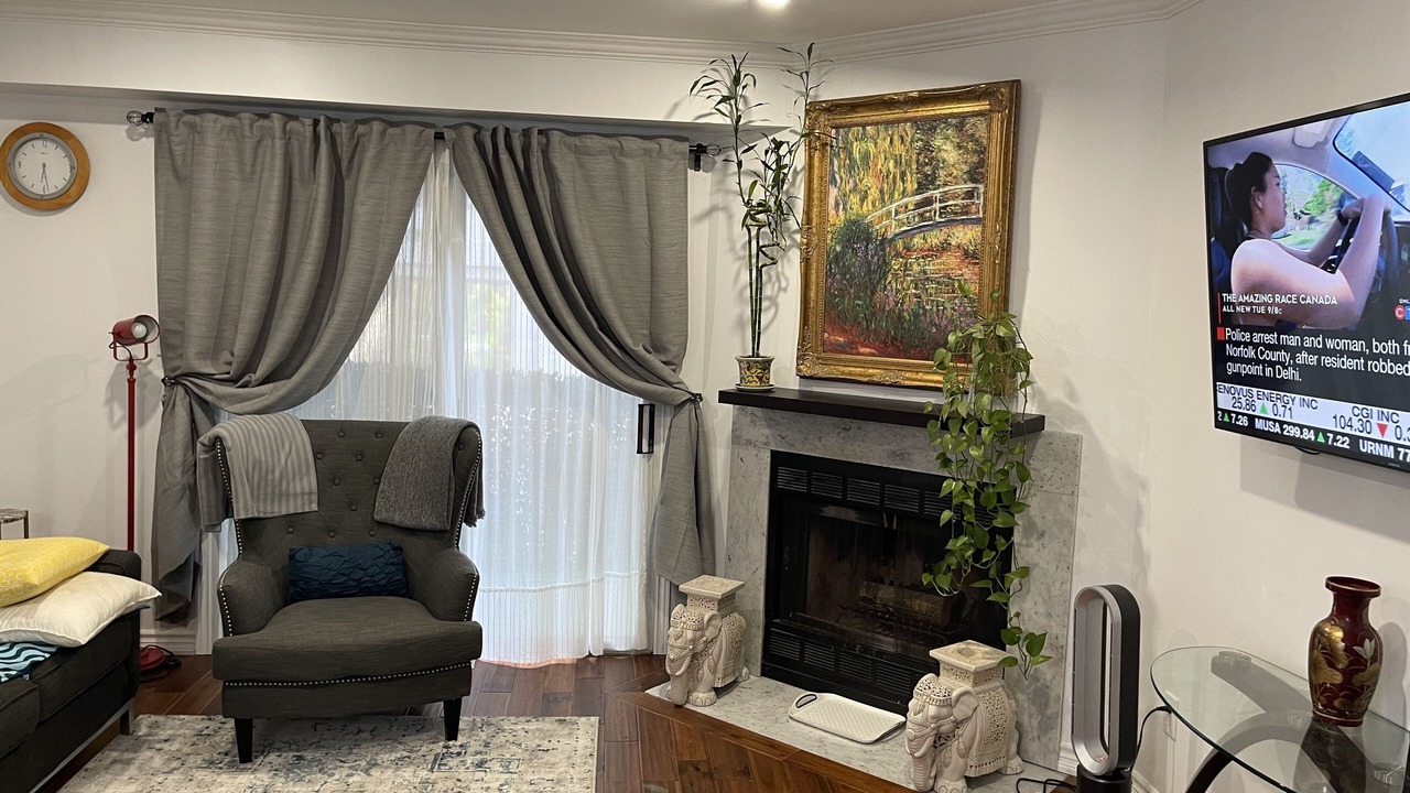 Photo of Livingroom in Upper Jarvis