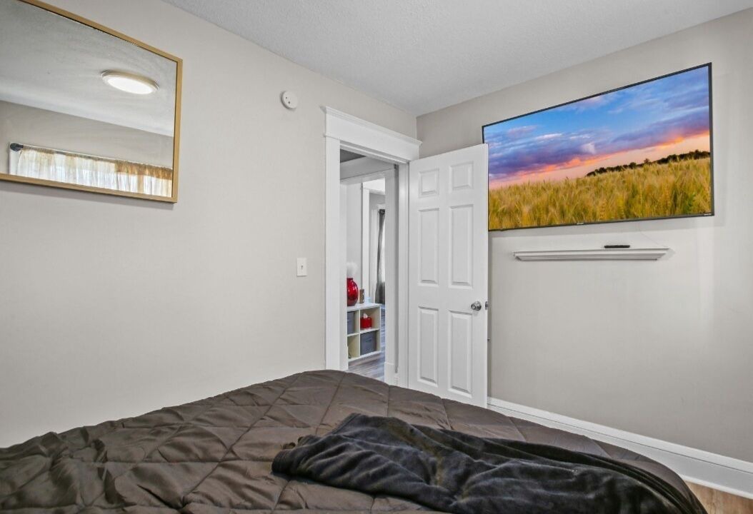 Photo of Bedroom in Midway