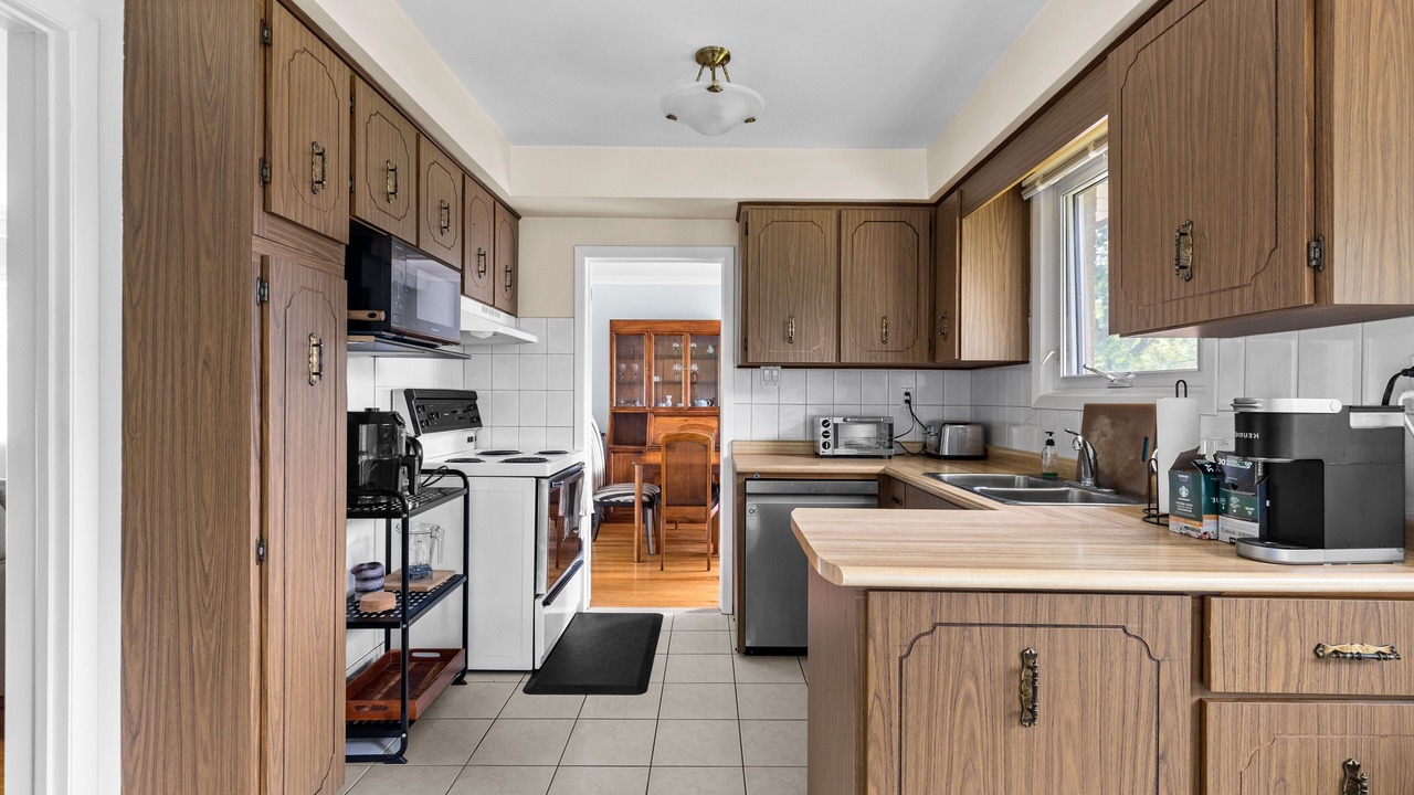 Photo of Kitchen in Clarkson-Lorne Park