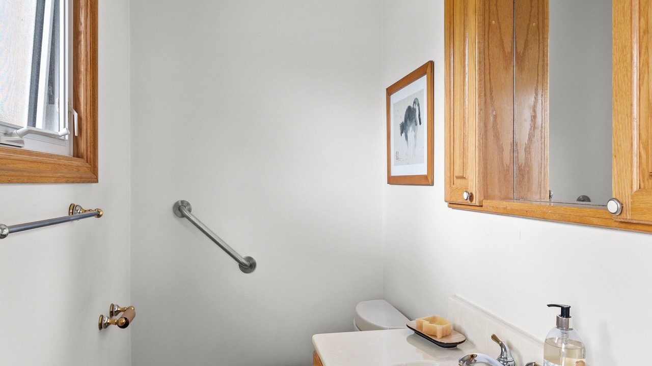 Photo of Bathroom in Clarkson-Lorne Park