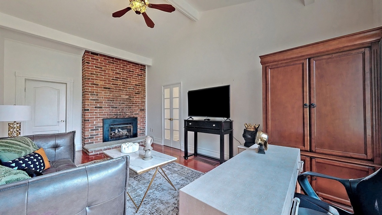 Photo of Livingroom in Toronto