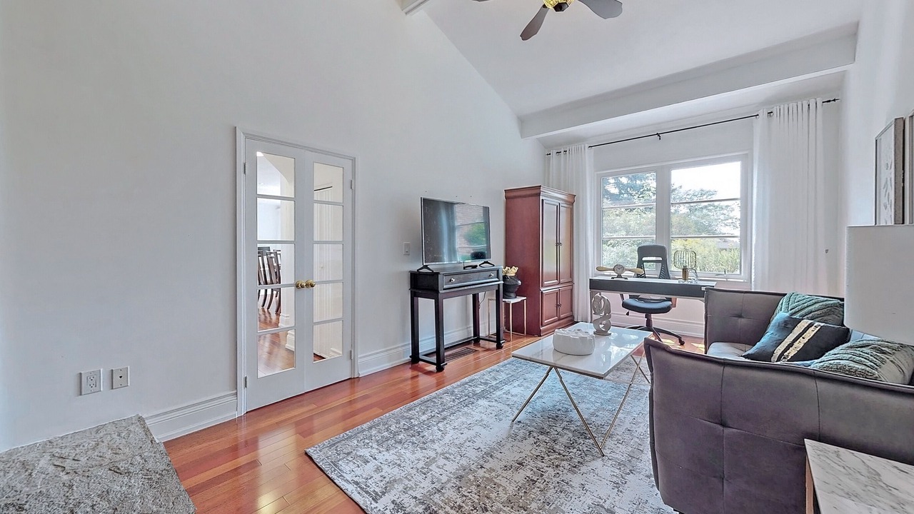 Photo of Livingroom in Toronto
