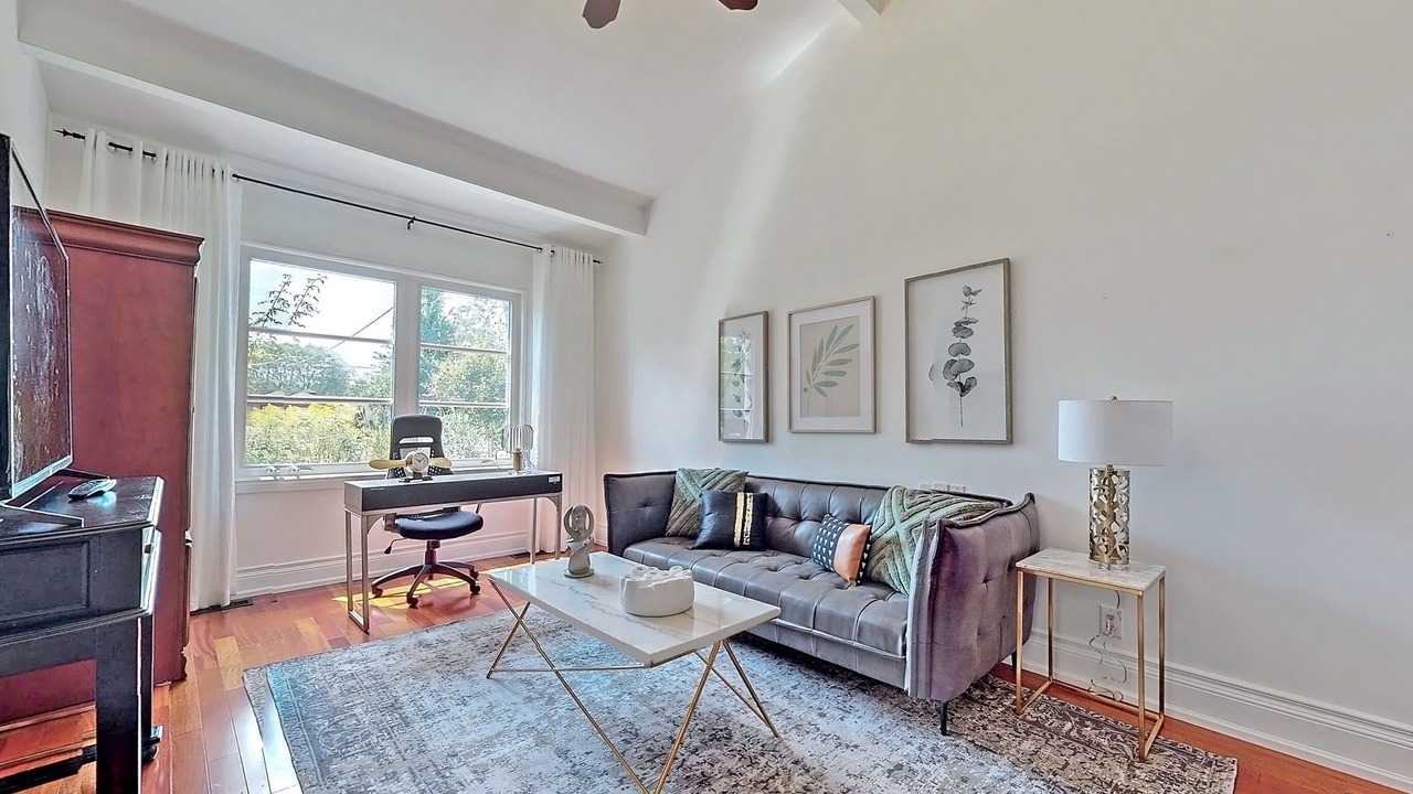 Photo of Livingroom in Toronto