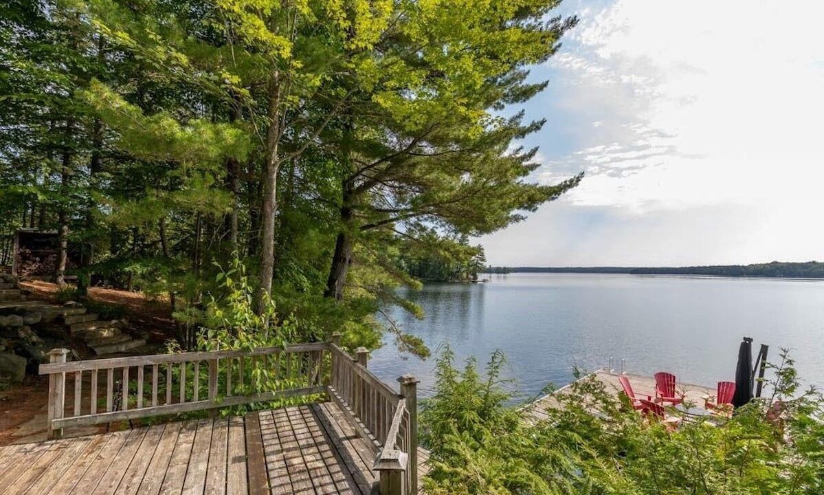 Photo of Patio Balcony in North Kawartha