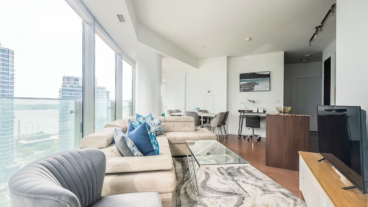 Photo of Livingroom in Toronto Entertainment District