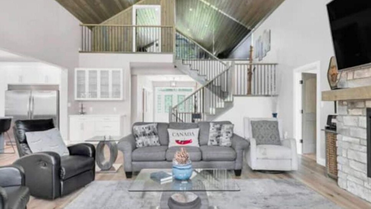 Photo of Livingroom in Centre Hastings