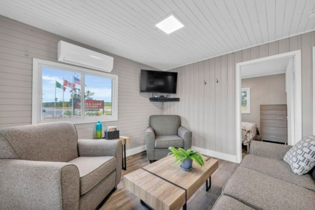 Photo of Livingroom in Centre Hastings