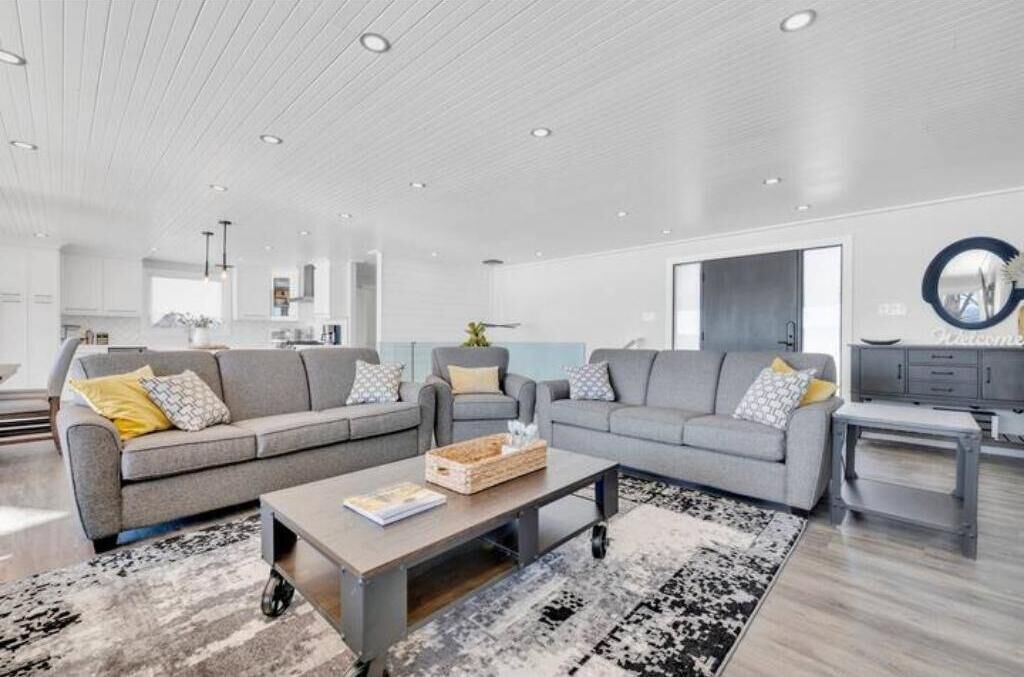 Photo of Livingroom in Centre Hastings